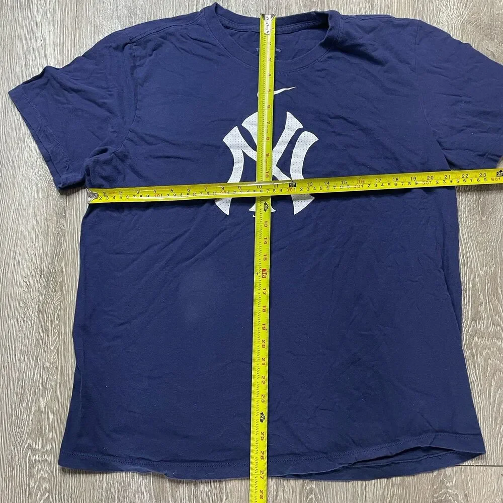 The Nike Tee New York Yankees Mens XL Blue TShirt